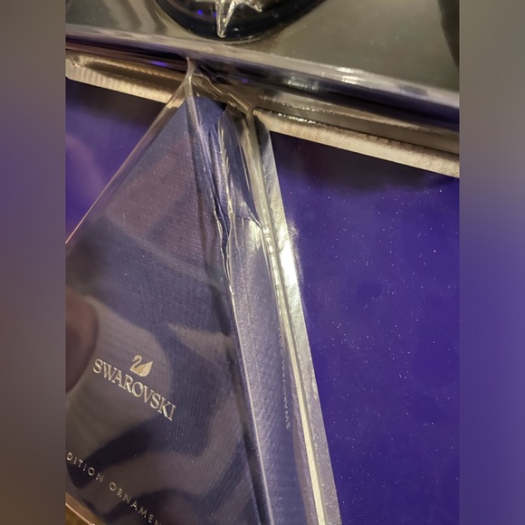 Swarovski 2018 unopened ornament - Picture 2 of 3